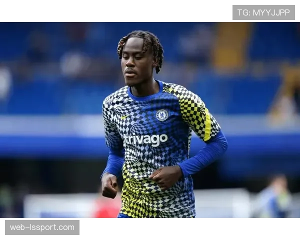 特写：斯坦福桥门线悬案，VAR长时间复核切尔西关键进球引双方球员不满